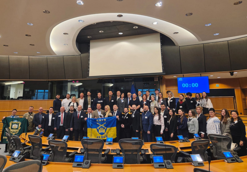 Молитовні сніданки спрямовують увагу на Бога як Джерело сили і допомоги, необхідної кожній людині й цілому народу