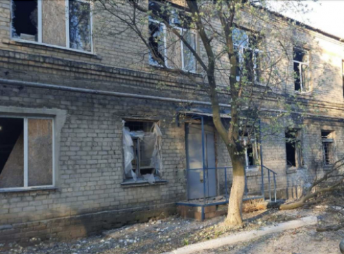 Молимось: COVID-лікарня на Донеччині потрапила під обстріл